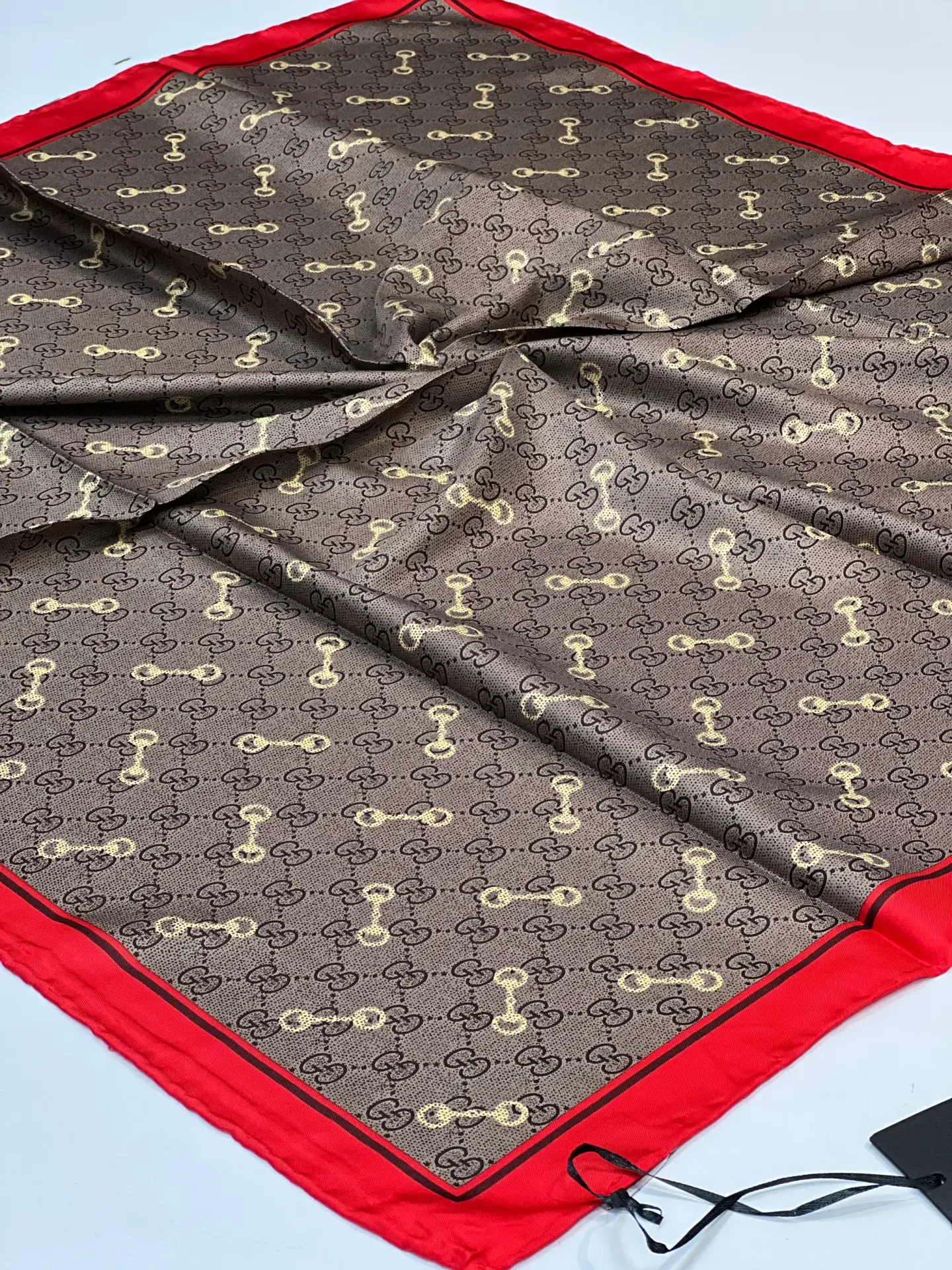 GUCCİ İthal twil eşarp MODEL 6