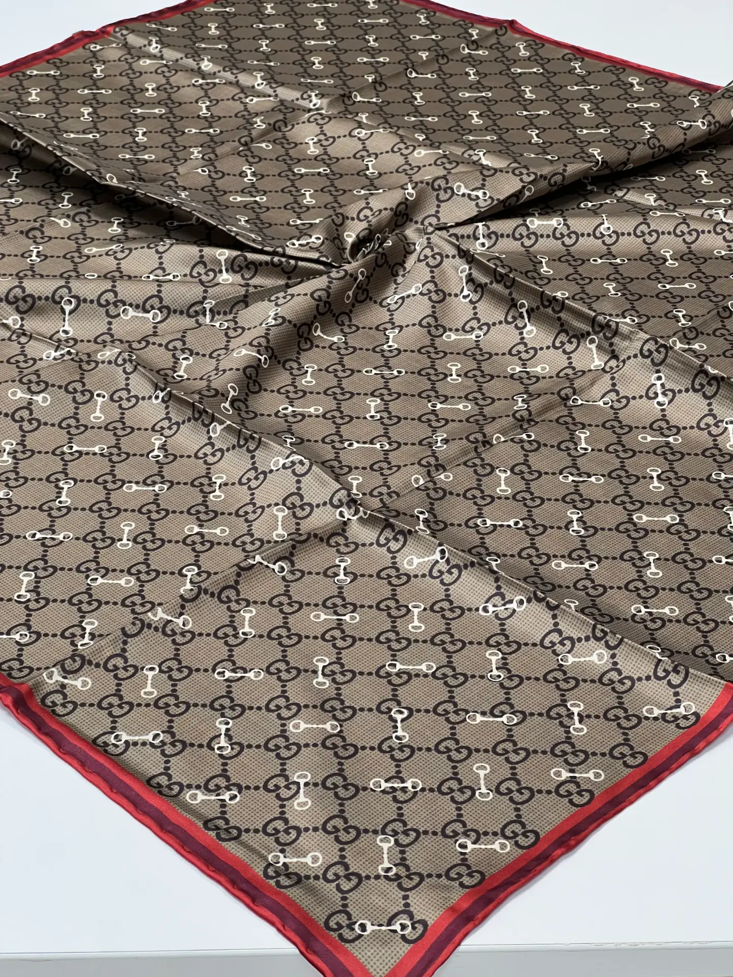 GUCCİ İthal twil eşarp MODEL 8