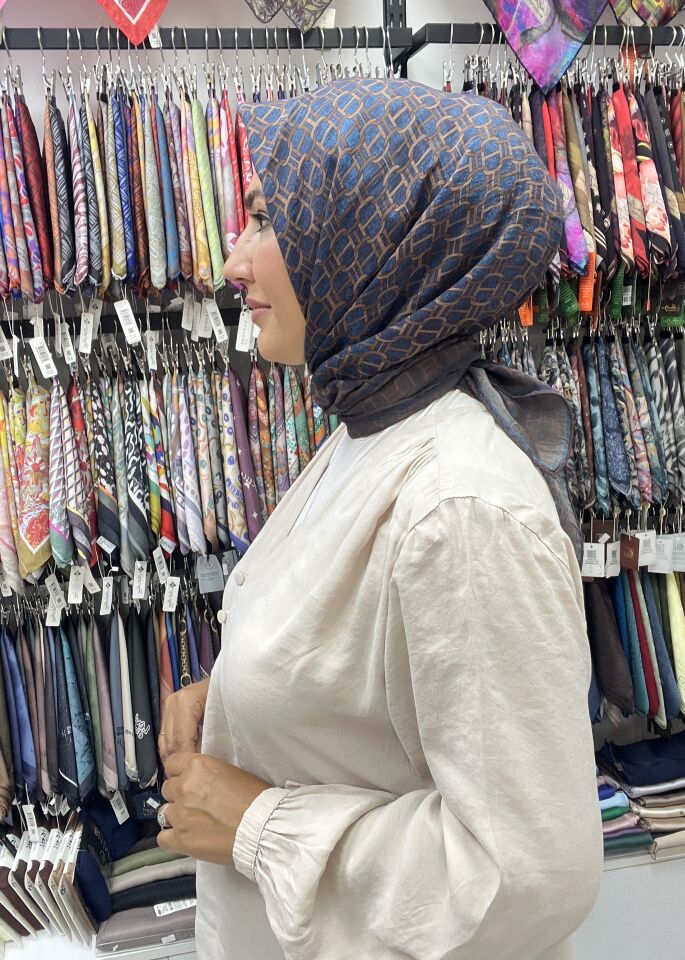 LA BOUTİQUE GÜZ SERİSİ EŞARP 1181 LACİVERT SÜTLÜ KAHVE