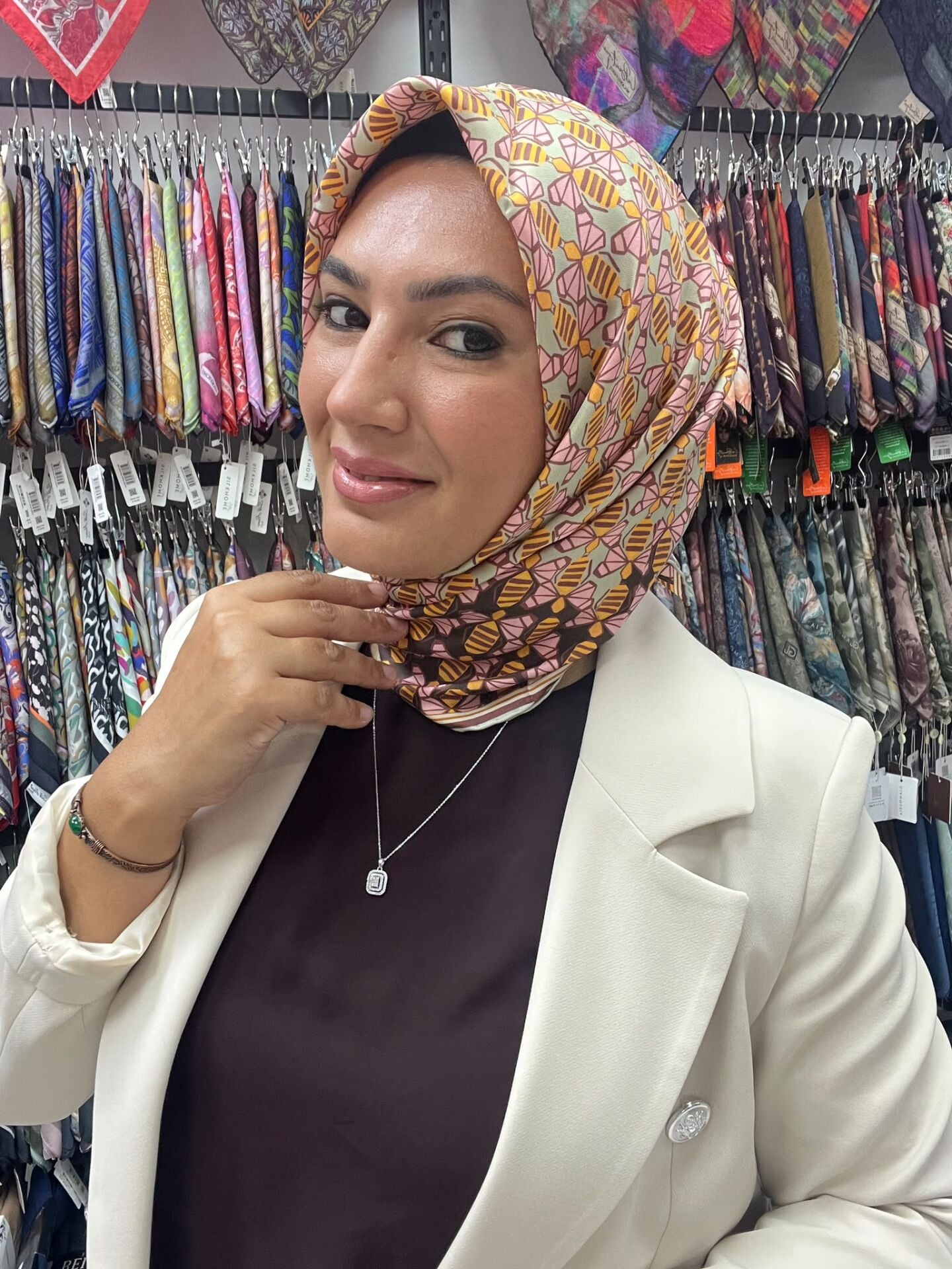 BELLİ KELEBEK DESEN TWİL İPEK EŞARP 1189