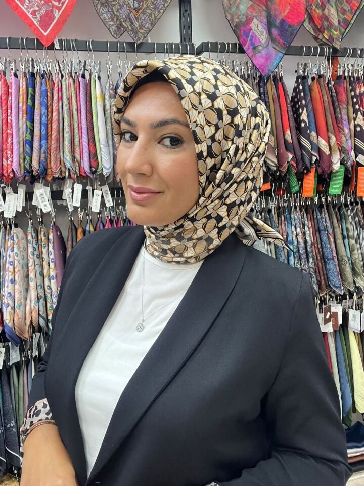 BELLİ KELEBEK DESEN TWİL İPEK EŞARP 1189 SİYAH