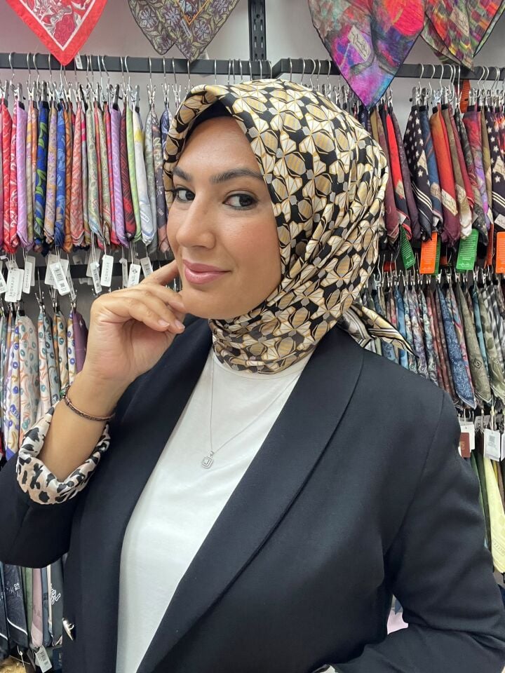 BELLİ KELEBEK DESEN TWİL İPEK EŞARP 1189 SİYAH