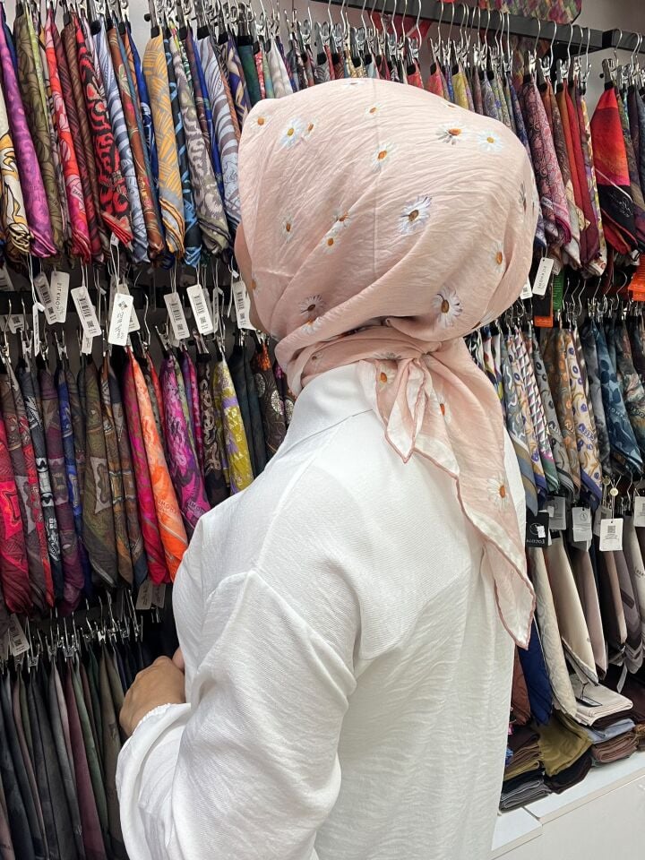 LA BOUTIQUE GÜZ SERİSİ PAPATYA DESEN 1201 PUDRA