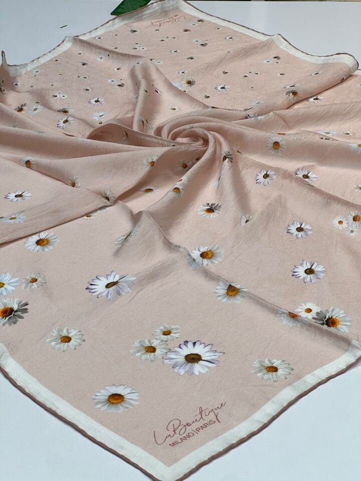 LA BOUTIQUE GÜZ SERİSİ PAPATYA DESEN 1201 PUDRA