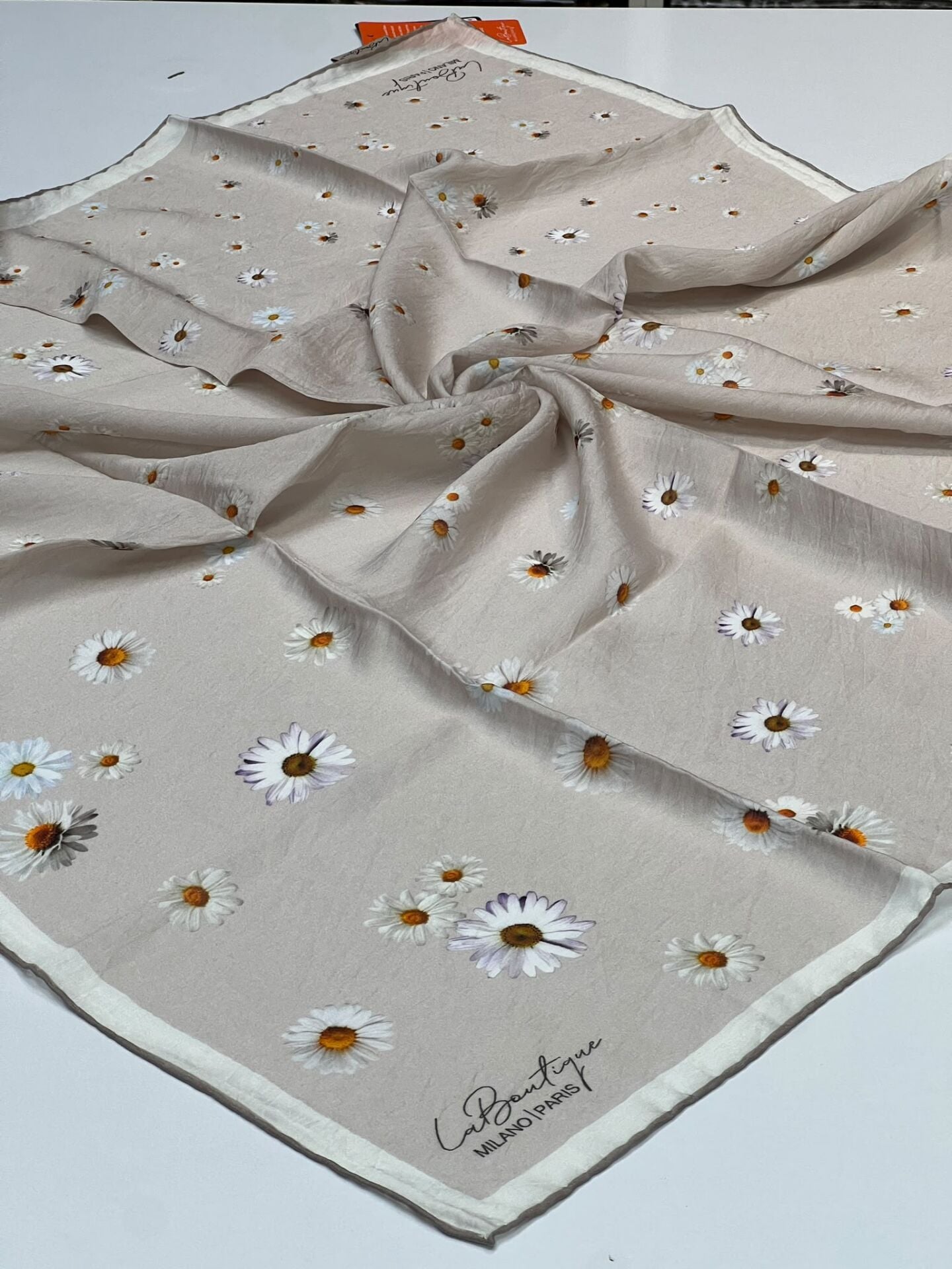 LA BOUTIQUE GÜZ SERİSİ PAPATYA DESEN 1201 KREM