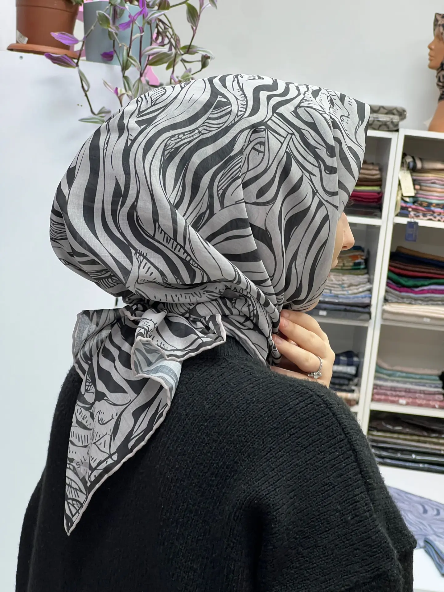 SİLK HOME ZEBRA DESEN SOFT EŞARP 1015 SİYAH