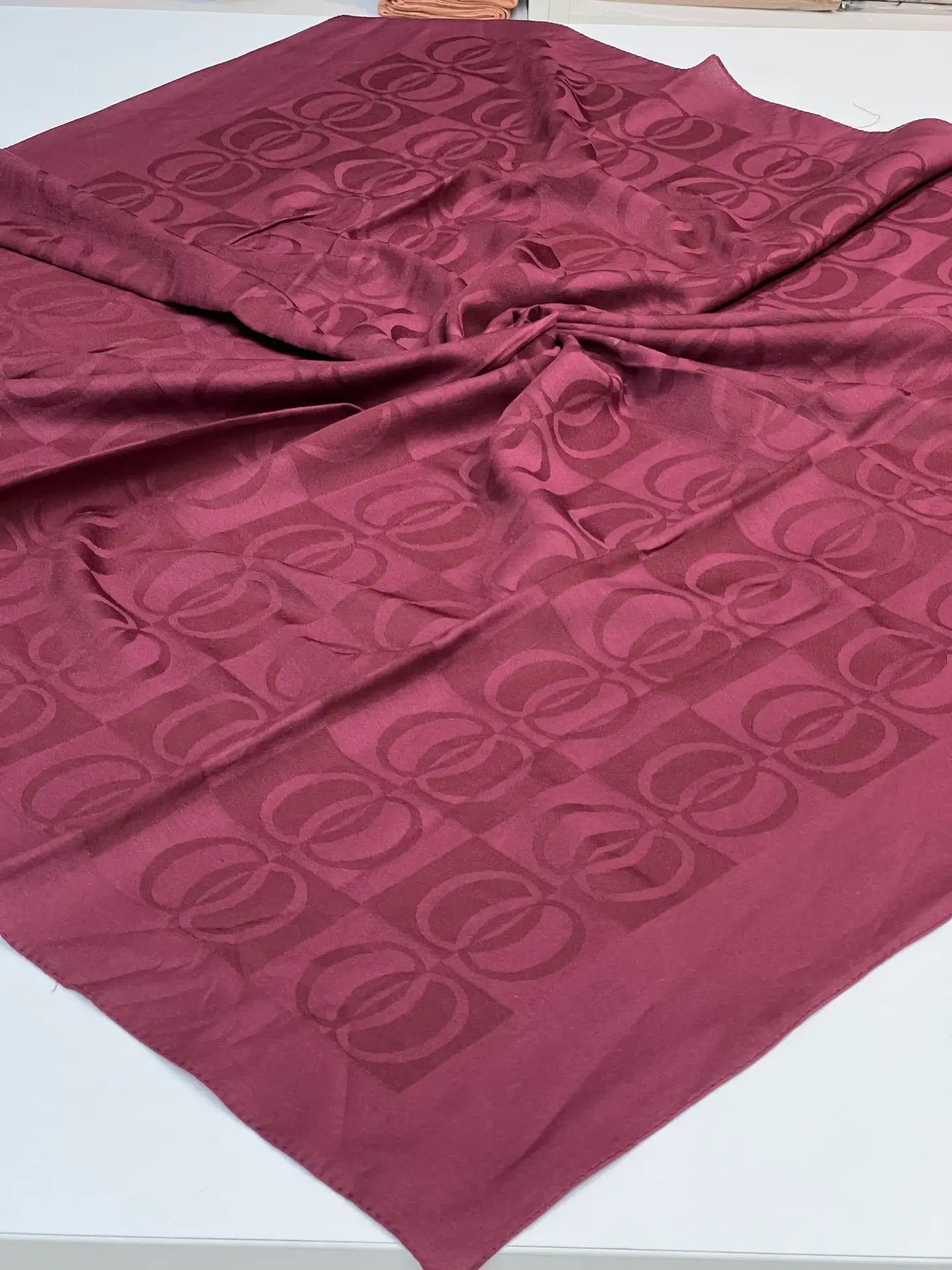 HALKA DESEN EŞARP LİYOSEL KUMAŞ 1037 BORDO