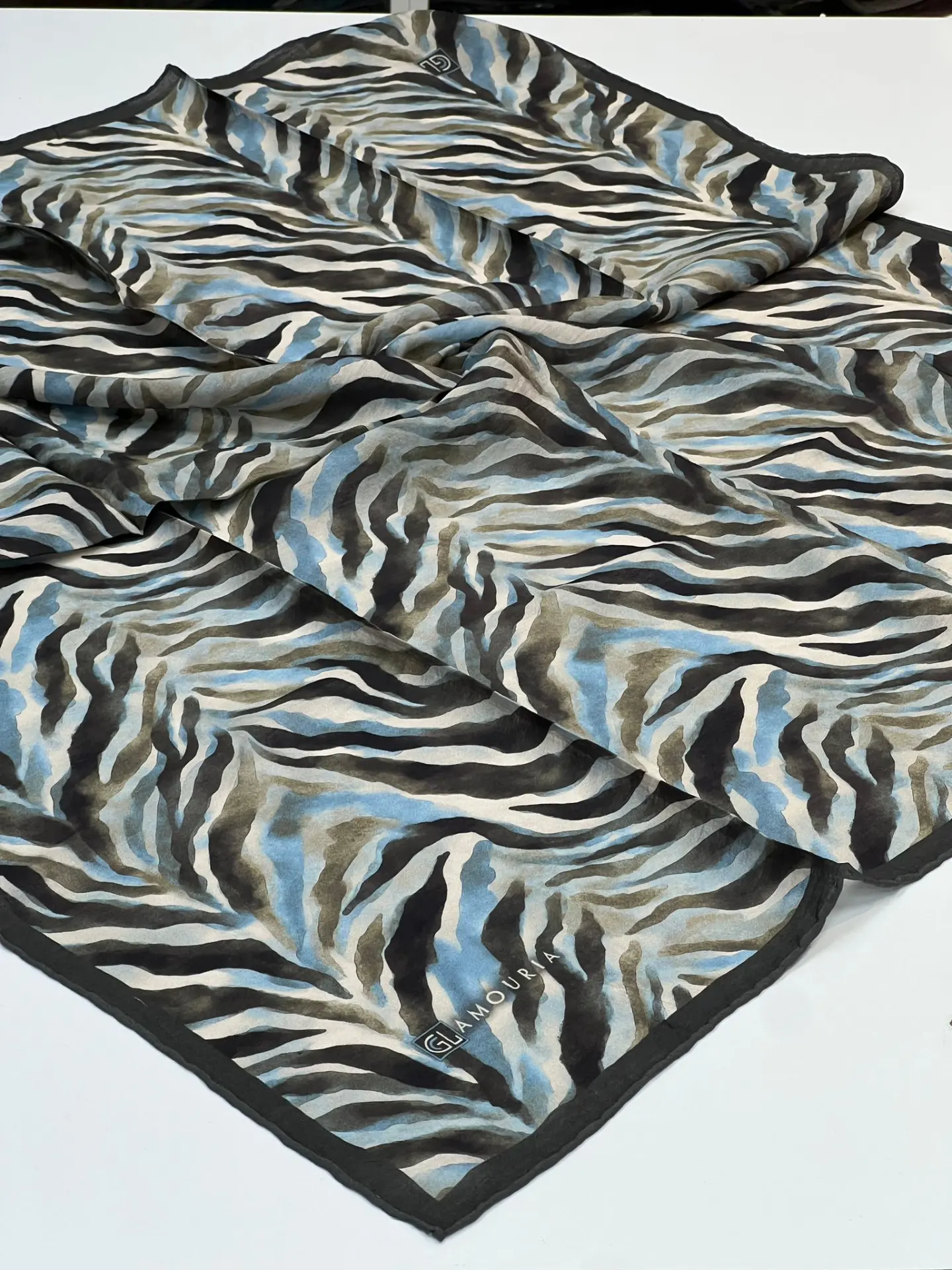 GLAMORİA ZEBRA DESEN MODAL İPEK EŞARP 1042 İNDİGO