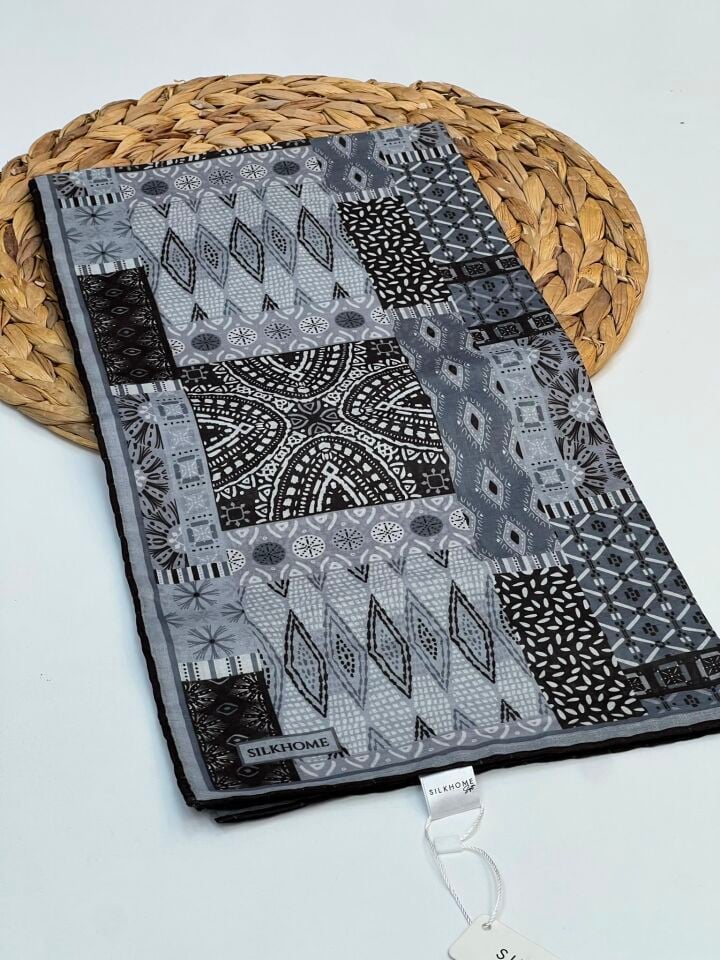 SİYAH