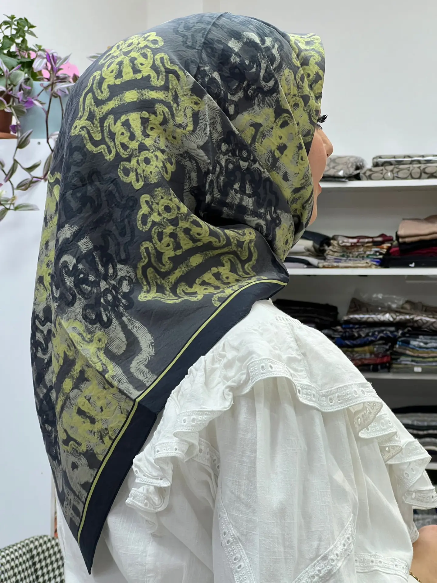 SİLK HOME VELORA EŞARP PASTEL DESEN 1044 ANTRASİT-SARI