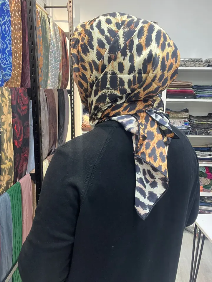 LEOPAR DESEN İTHAL TWİL EŞARP 1014