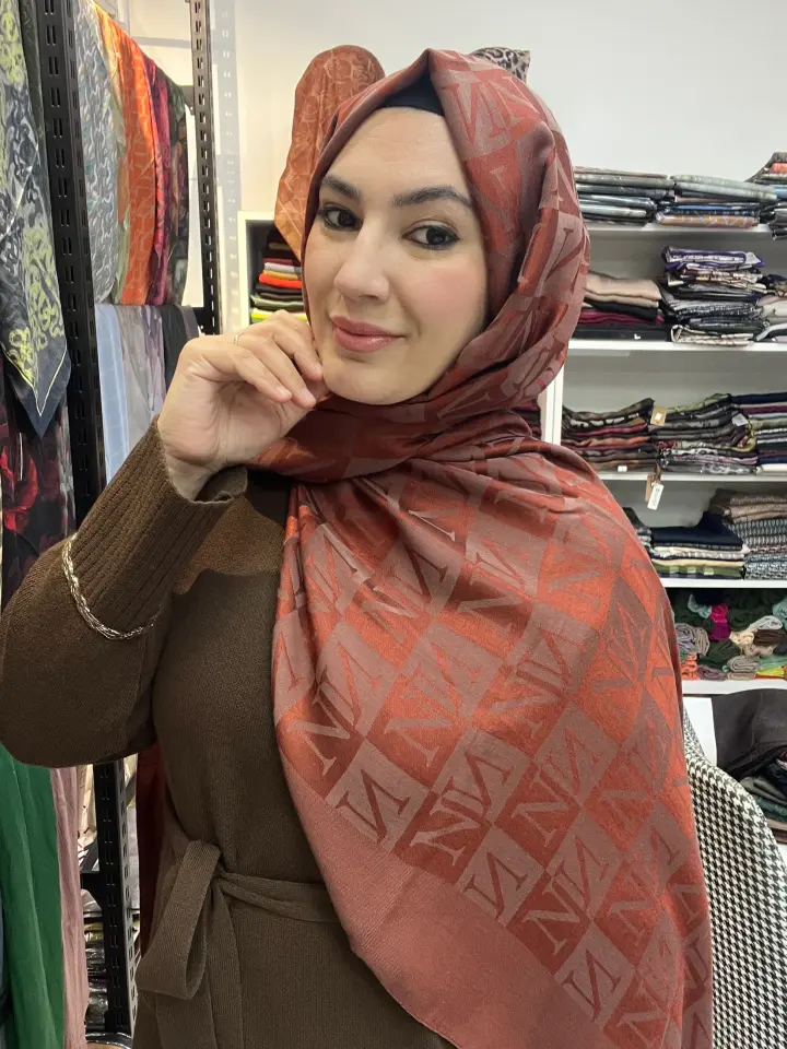 Noura floşlu şal 1059