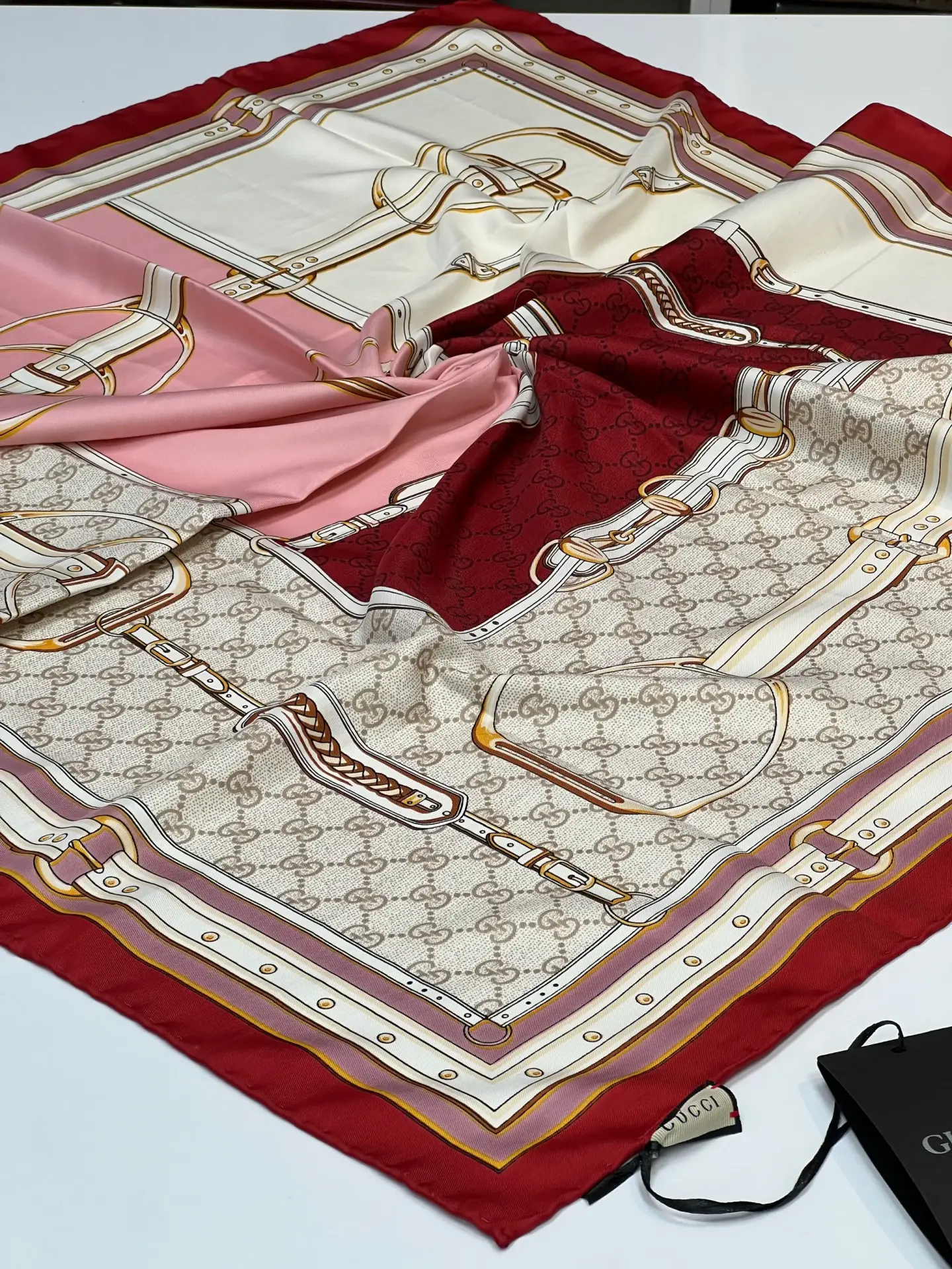 Gucci ithal twil eşarp 1053 KIRMIZI