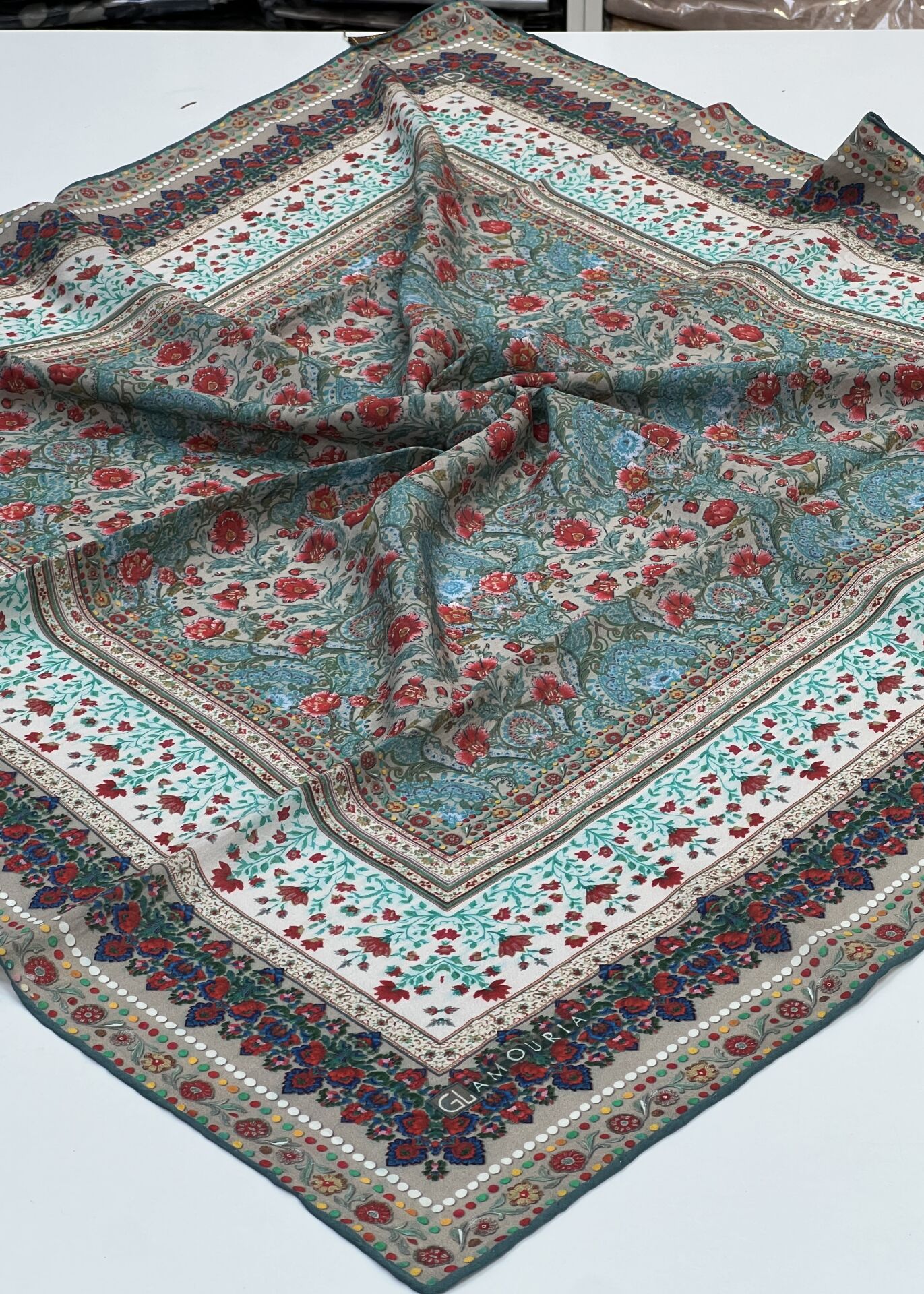 GLAMORİA BATİK SERİ TENSEL VİSKON EŞARP 1174 MODEL 2